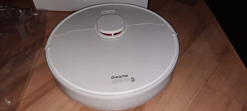 Робот-пылесос для дома. Такой помощник поможет вам легко наводить порядок дома. Фото.