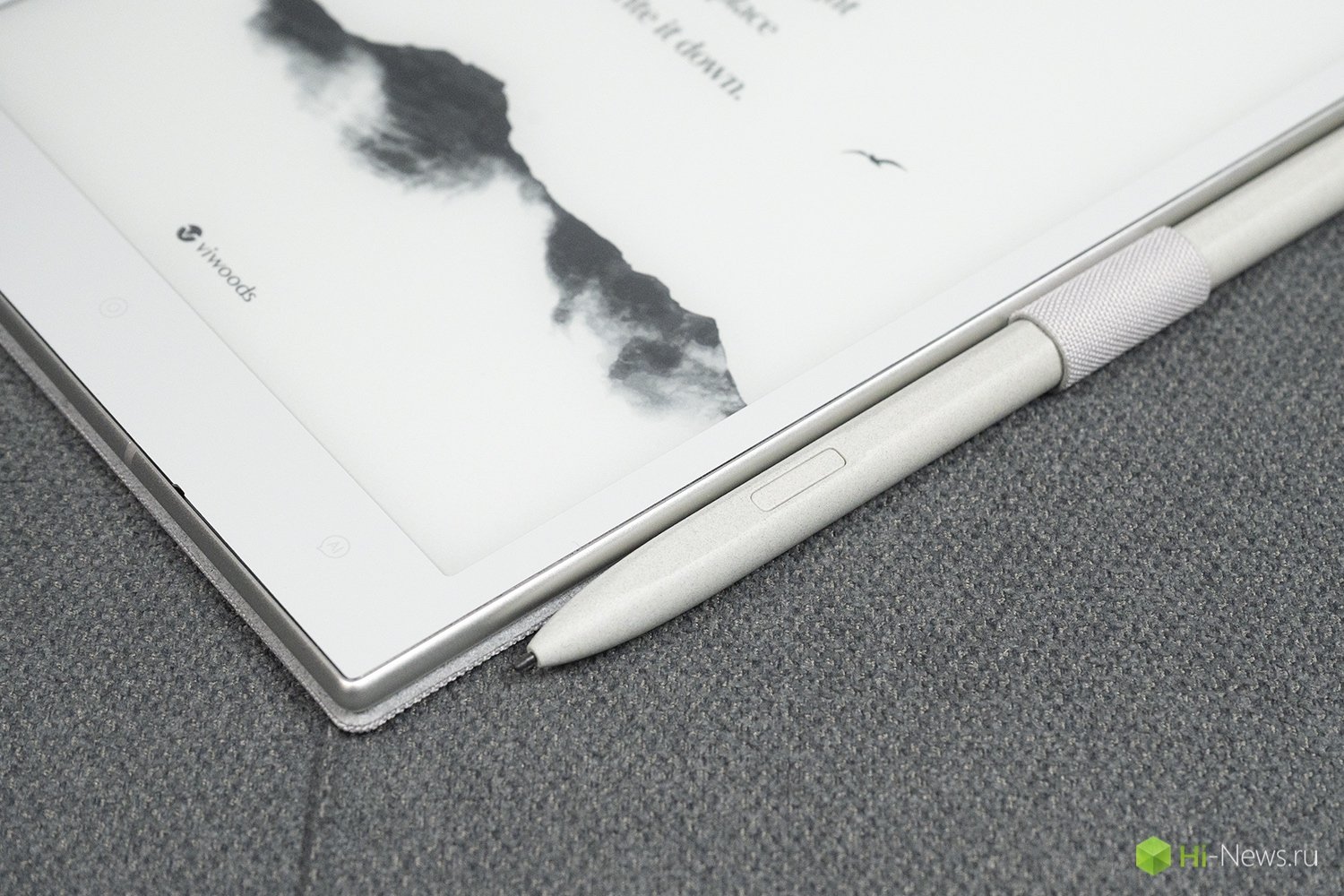 Функции письма от руки. В чехле есть удобное место для хранения стилуса. Но есть и магнитное крепление к самому планшету. Фото.