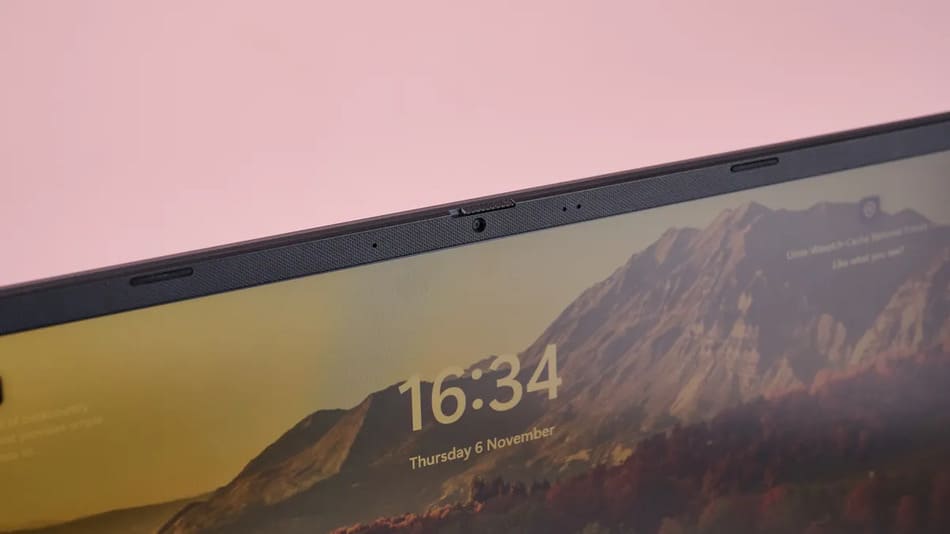 Аккуратно интегрированная камера Asus V16 (2026)