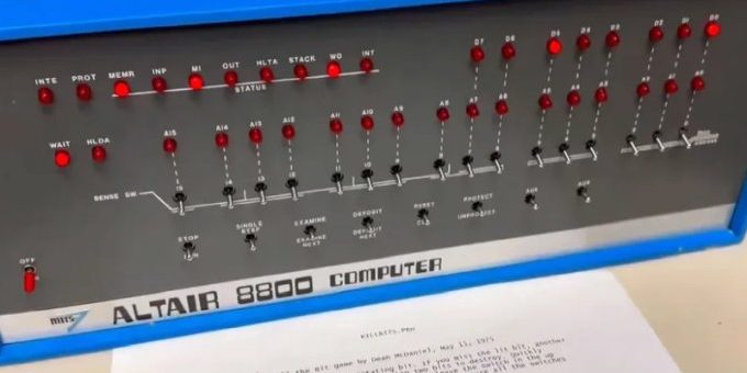 Неисправный компьютер Altair 8800 отремонтировали и впервые запустили спустя 52