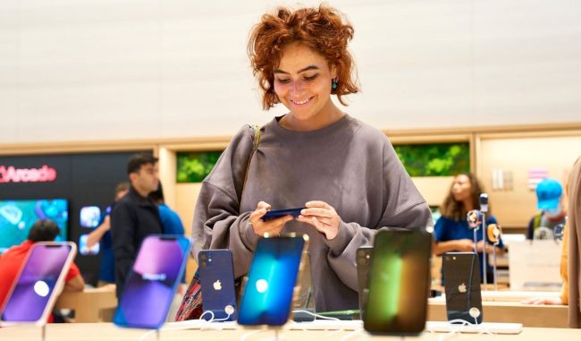 iPhone и услуги: квартальная прибыль Apple составила рекордные $42 млрд