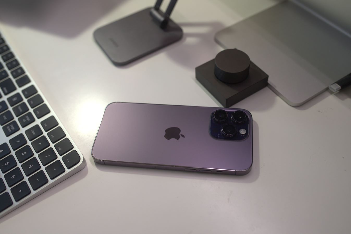 Стоит ли покупать iPhone 14 Pro Max в 2026. Реальный отзыв читателя AppleInsider.ru. Разбираемся, есть ли смысл покупать iPhone 14 Pro Max в 2026. Фото.