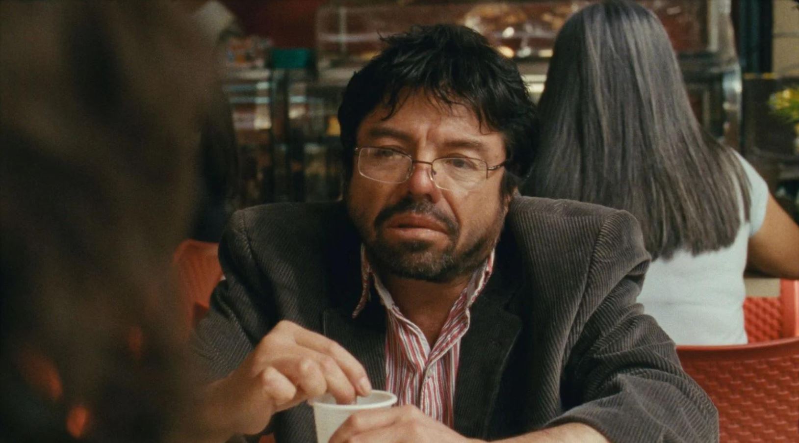 Поэт — комедийная драма о писателе. Любопытный фильм с южноамериканским вайбом — такое точно нужно смотреть в конце зимы. Фото: filmaffinity.com. Фото.