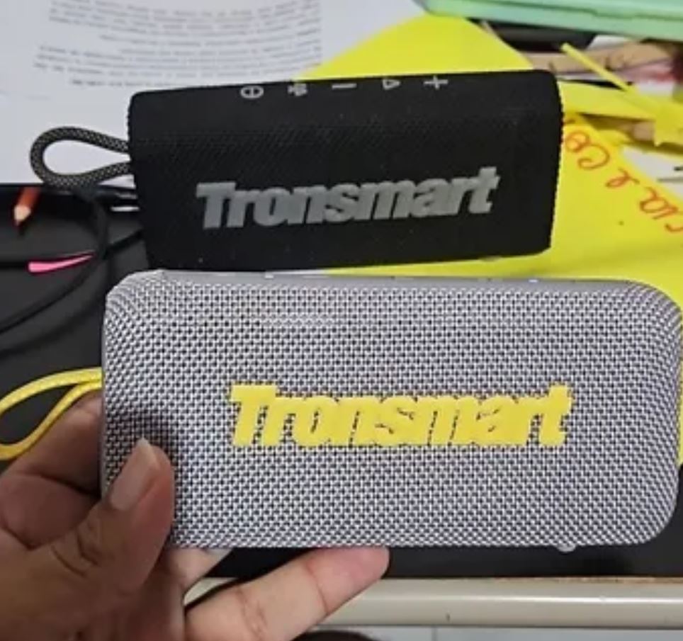 Беспроводная колонка с мощным аккумулятором. Колонку Tronsmart оценят любители портативного звука по невысокой цене. Фото.