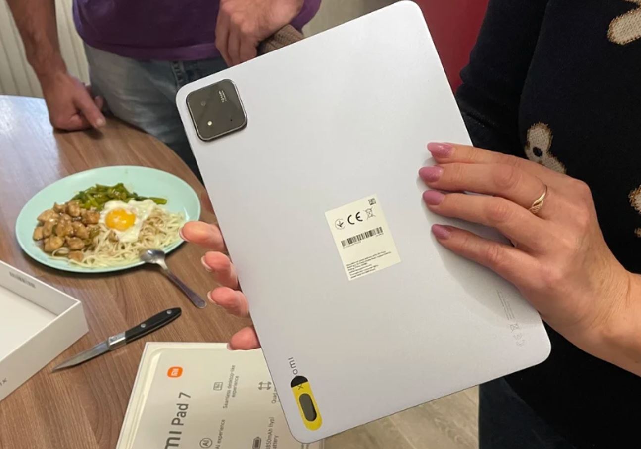 Мощный планшет с большим экраном для фильмов и работы. Xiaomi Pad 7 — это практически iPad, только на Android. Со скидкой нужно точно брать!. Фото.