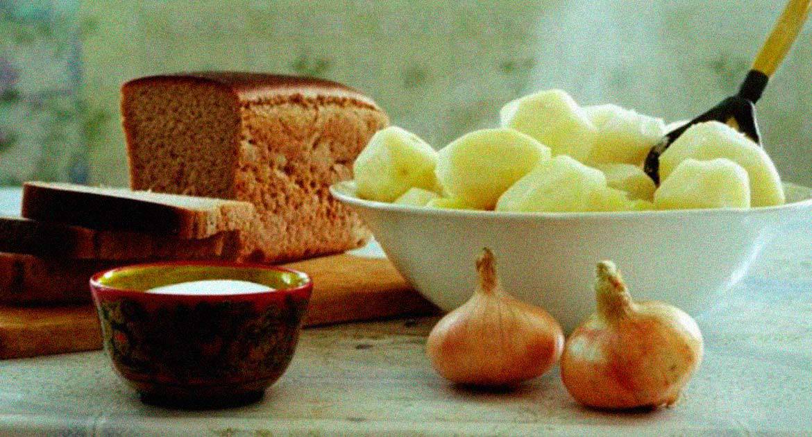 Почему постная еда не даёт сытости: главная ошибка постного питания. Постная еда кажется лёгкой, но не насыщает на самом деле, голод быстро возвращается. Источник изображения: 65.rospotrebnadzor.ru. Фото.