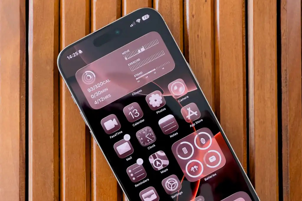 Стоит ли обновлять старый iPhone до iOS 26. Ориентируйтесь на последнее крупное обновление. Изображение: macworld.com. Фото.