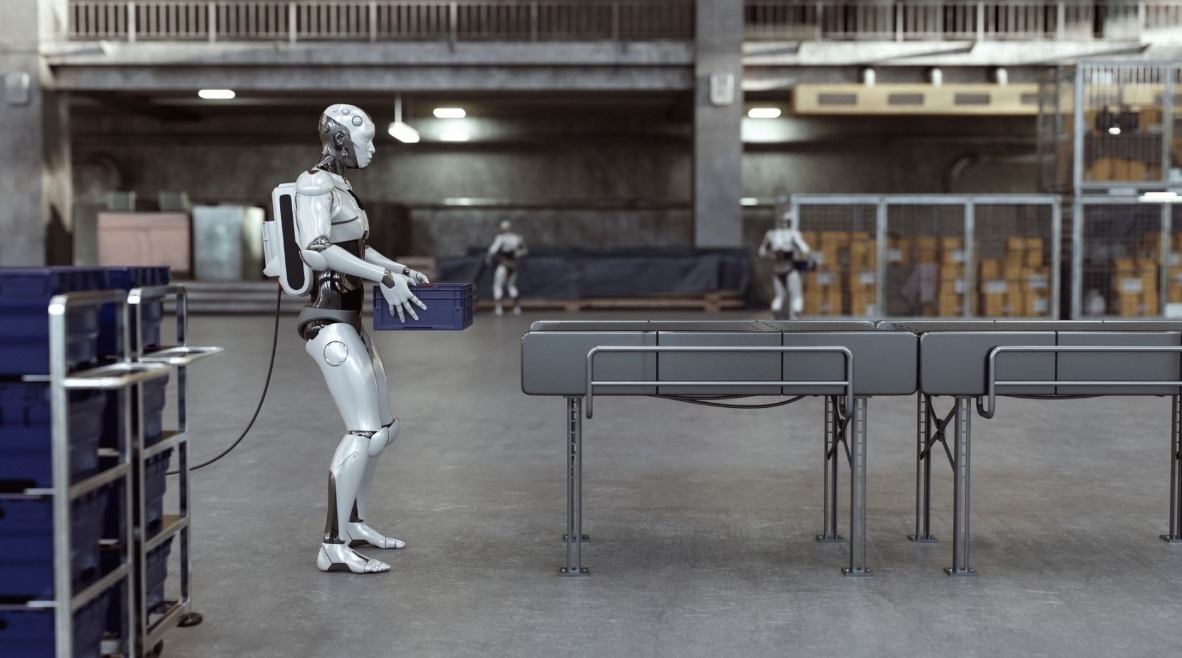 В Китае запустили школы для роботов: чему их там учат? Робот учится нести поднос. Источник изображения: interestingengineering.com. Фото.