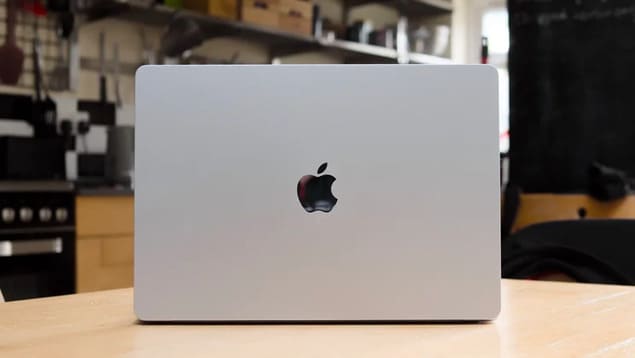 MacBook Air M5 2026 корпус дизайн крышка логотип Apple