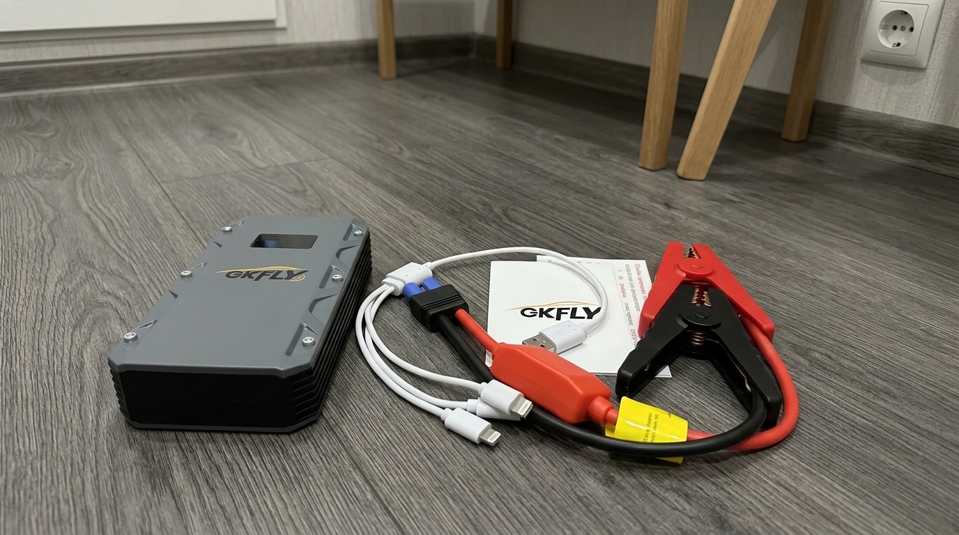 Пусковое устройство для авто — купил после того, как застрял в январе. Компактная коробочка, которая оживит любой аккумулятор в мороз.. Фото.