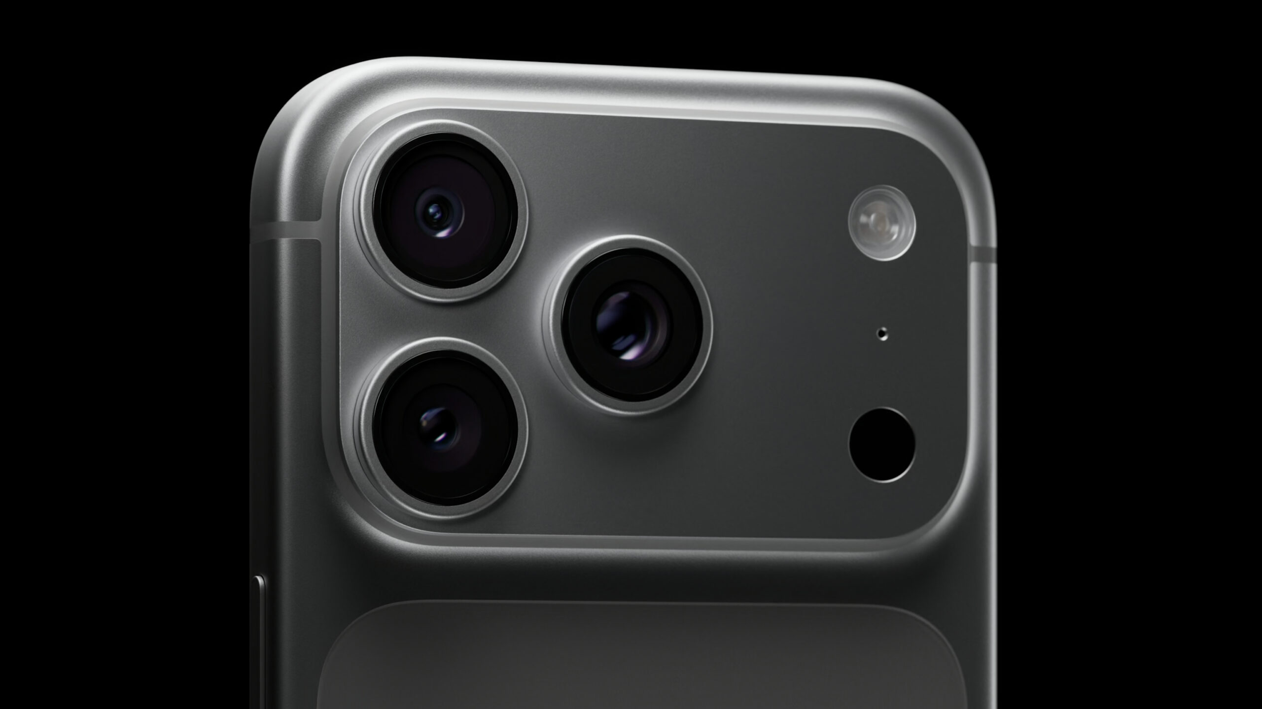 Камера у нового айфона будет выпирать еще сильнее, чем сейчас. Фото.